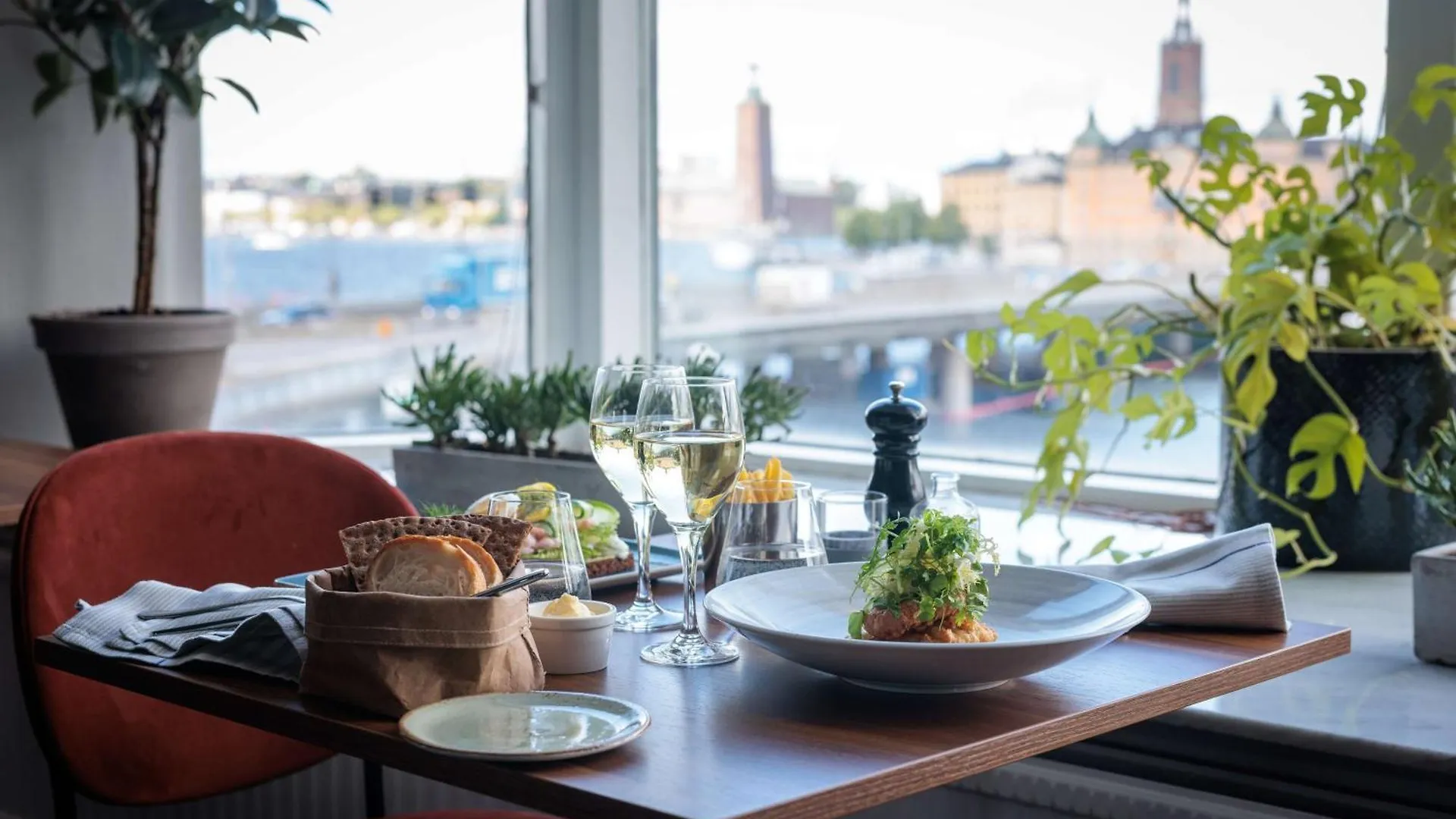 Hilton Stockholm Slussen Hotel 4*,