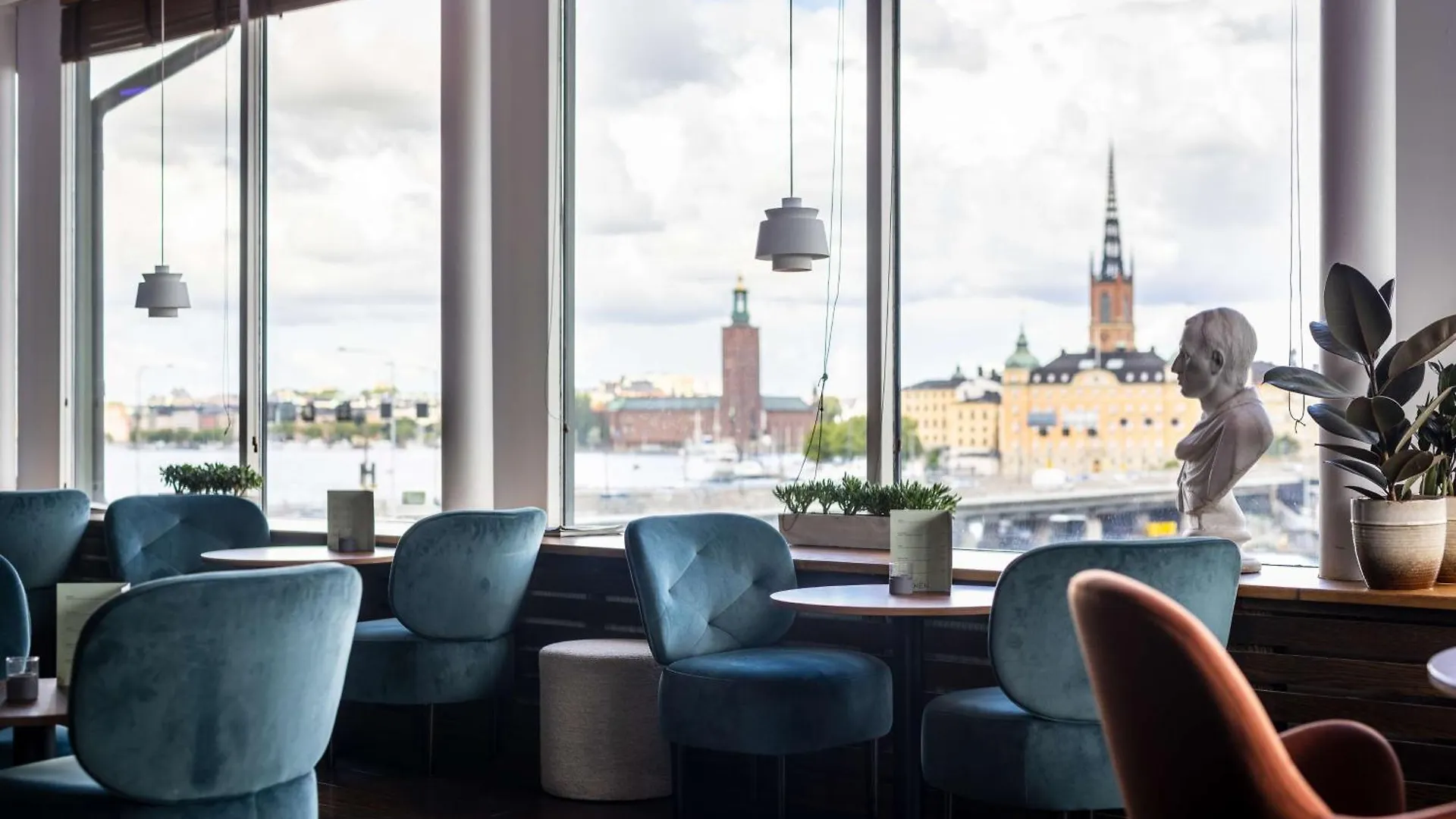 Hilton Stockholm Slussen Hotel 4*,